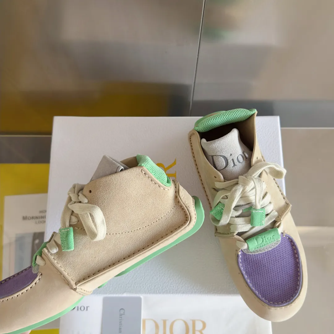 Men's shoes 💰680 Top version: Dior Roadie series catwalk couple style handmade casual sports shoes delivery counter exquisite packaging 🛍📦 ▪️Material: original custom imported first-layer cowhide ▪️Inner lining: original custom leather lining ▪️Sole: original molded anti-slip rubber material ▪️Sole thickness: 2CM ▪️Size: women's 35-40 / Men's 39-45